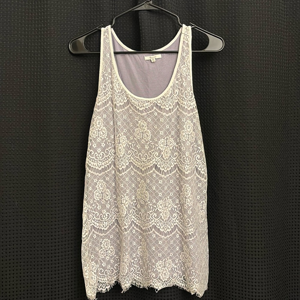 M lace tank top